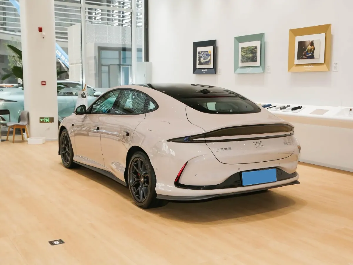 2024 IM L6 BEV 75KWH,autocango,china used car exporter,china ev exporter,chinese used car exporter,chinese used ev exporter