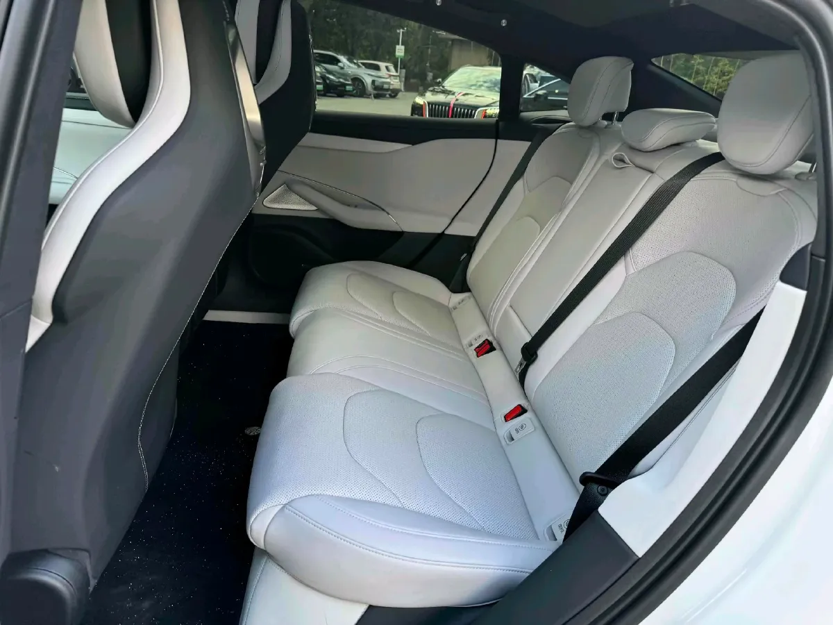 2024 MI SU7 BEV 101KWH,autocango,china used car exporter,china ev exporter,chinese used car exporter,chinese used ev exporter