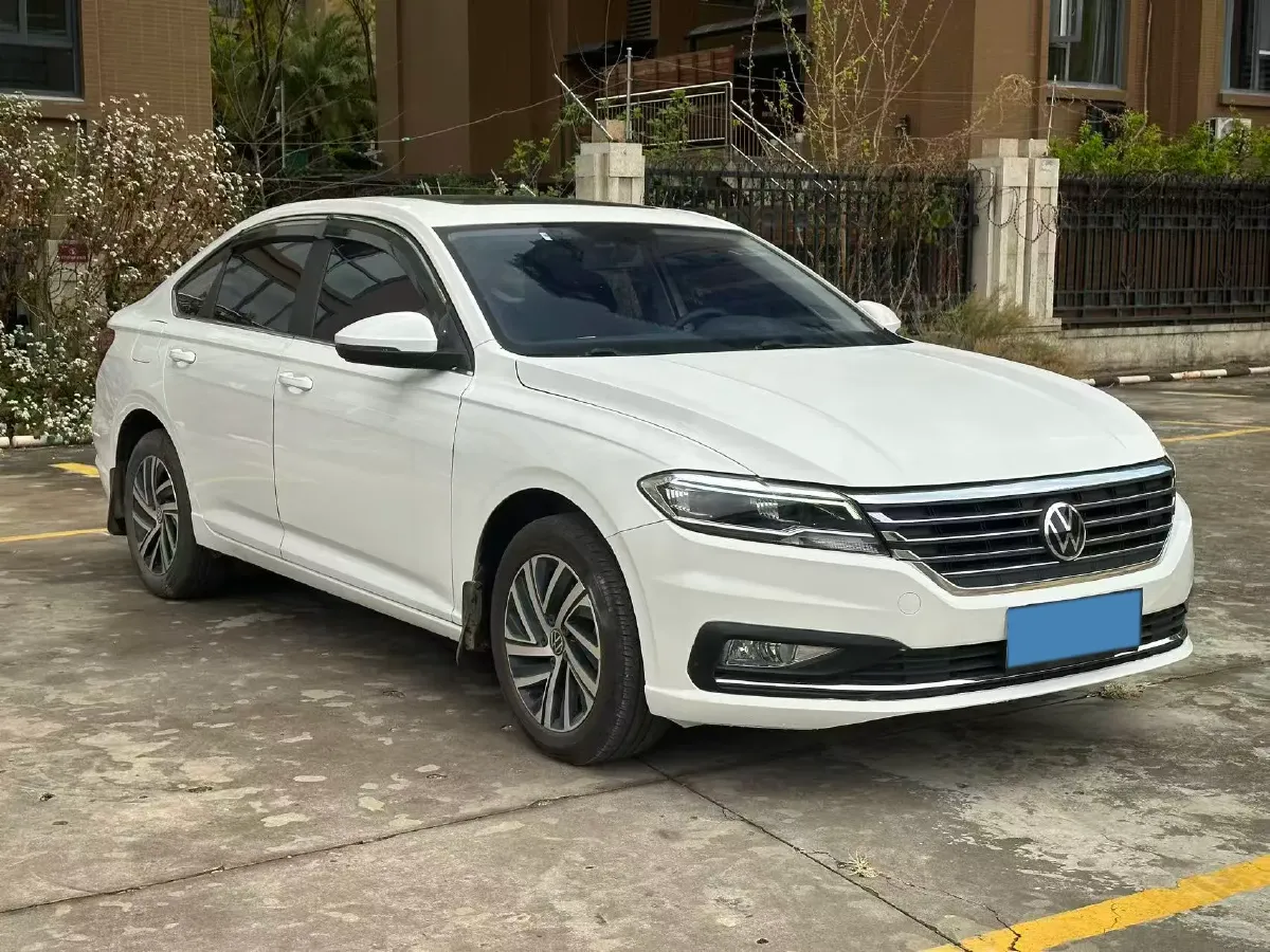 2022 Bestune B70 2.0T 224HP L4 6AT,autocango,china used car exporter,china ev exporter,chinese used car exporter,chinese used ev exporter