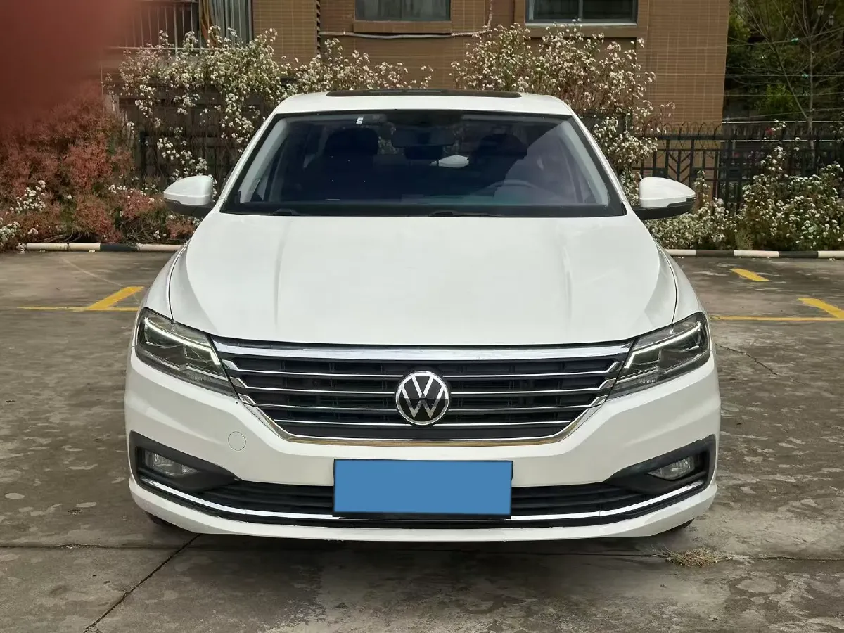 2022 Bestune B70 2.0T 224HP L4 6AT,autocango,china used car exporter,china ev exporter,chinese used car exporter,chinese used ev exporter