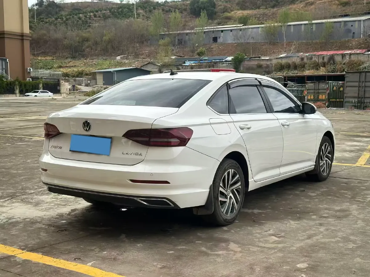 2022 Bestune B70 2.0T 224HP L4 6AT,autocango,china used car exporter,china ev exporter,chinese used car exporter,chinese used ev exporter