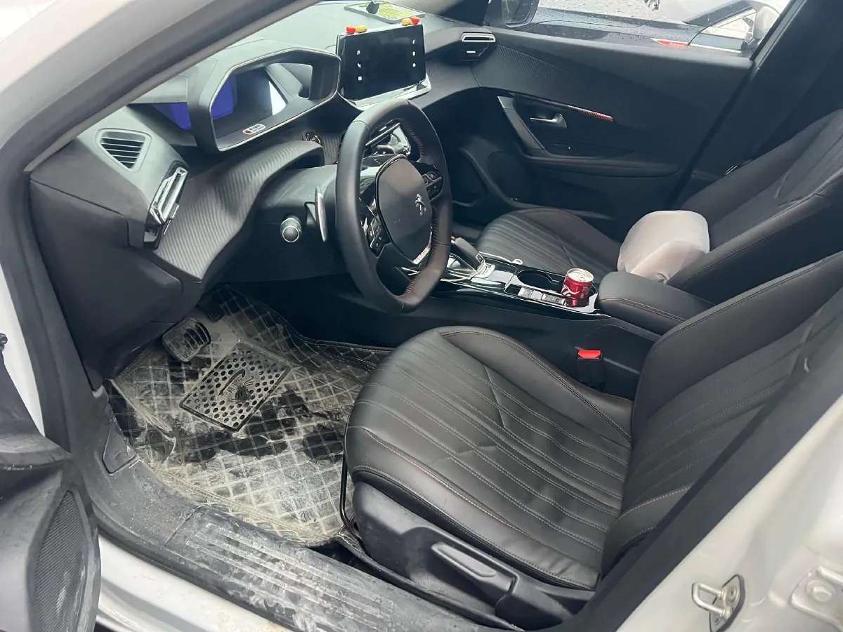 2022 Peugeot 2008 1.2T 136HP L3 6DCT,autocango,china used car exporter,china ev exporter,chinese used car exporter,chinese used ev exporter