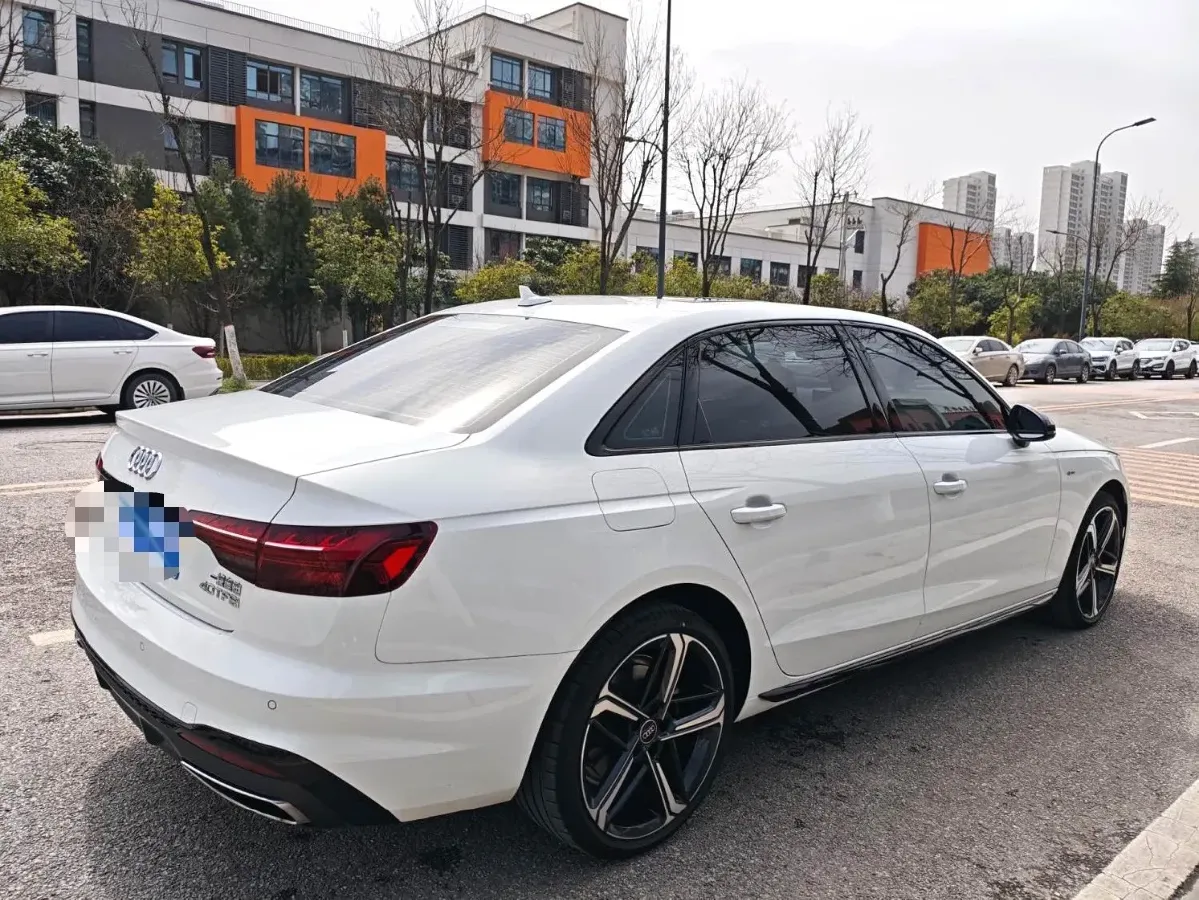 2024 Audi A4L 2.0T 190HP L4 7DCT,autocango,china used car exporter,china ev exporter,chinese used car exporter,chinese used ev exporter