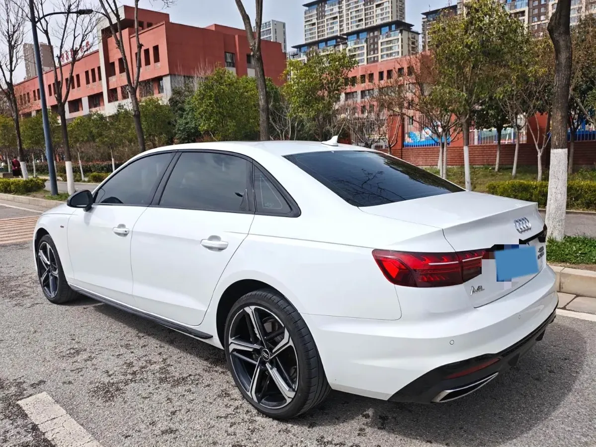 2024 Audi A4L 2.0T 190HP L4 7DCT,autocango,china used car exporter,china ev exporter,chinese used car exporter,chinese used ev exporter