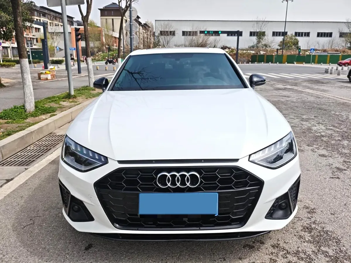 2024 Audi A4L 2.0T 190HP L4 7DCT,autocango,china used car exporter,china ev exporter,chinese used car exporter,chinese used ev exporter