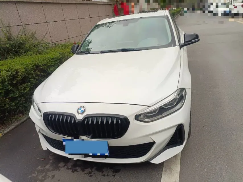 2021 BMW 1 Series 2.0T 192HP L4 7DCT,autocango,china used car exporter,china ev exporter,chinese used car exporter,chinese used ev exporter