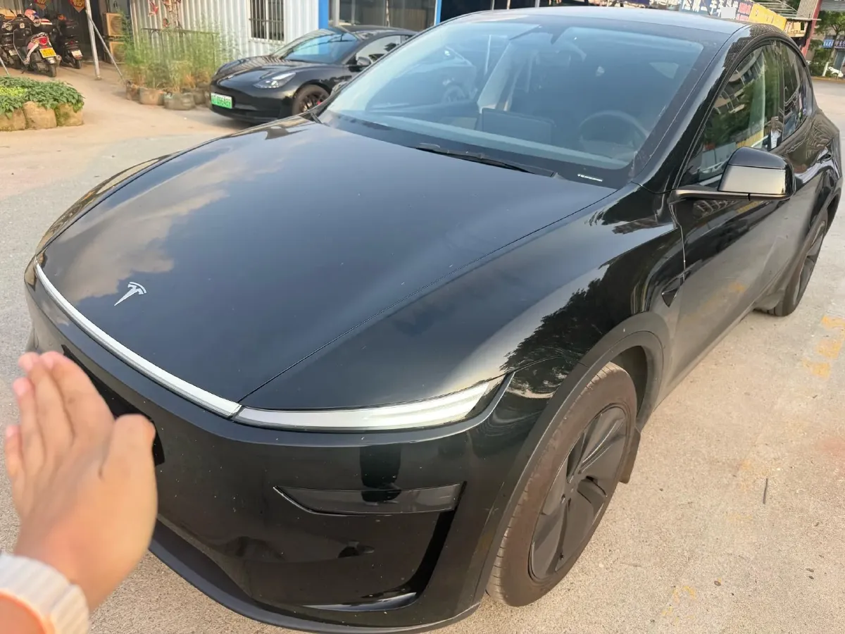 2025 Tesla Model Y BEV 62.5KWH,autocango,china used car exporter,china ev exporter,chinese used car exporter,chinese used ev exporter