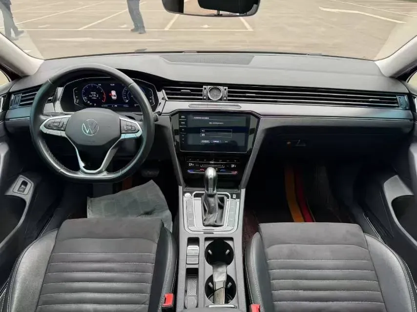 2021 Volkswagen Magotan 2.0T 186HP L4 7DCT,autocango,china used car exporter,china ev exporter,chinese used car exporter,chinese used ev exporter