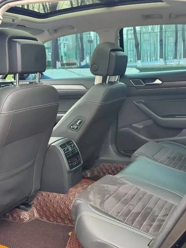 2021 Volkswagen Magotan 2.0T 186HP L4 7DCT,autocango,china used car exporter,china ev exporter,chinese used car exporter,chinese used ev exporter