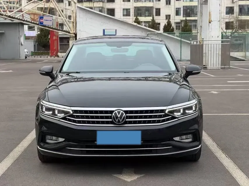 2021 Volkswagen Magotan 2.0T 186HP L4 7DCT,autocango,china used car exporter,china ev exporter,chinese used car exporter,chinese used ev exporter