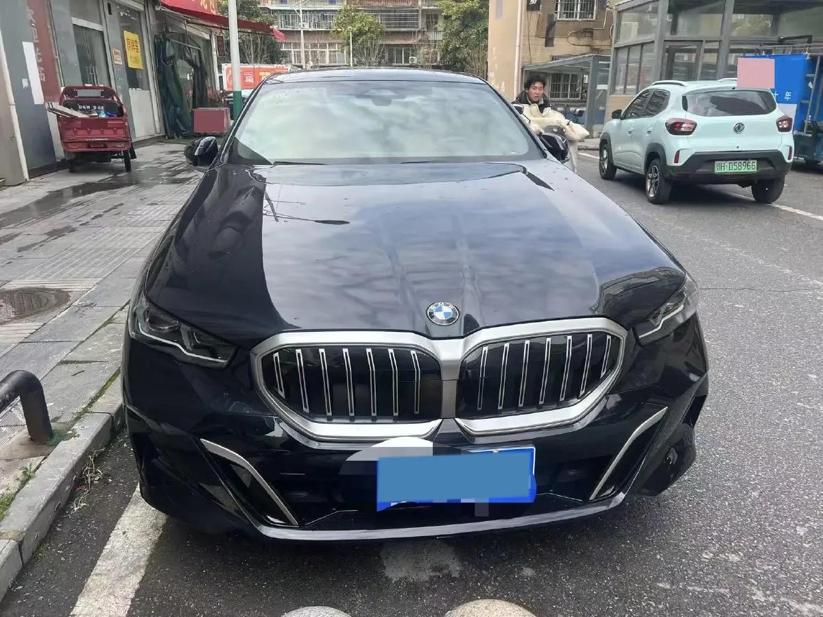 2024 BMW 5 Series 2.0T 258HP L4 8AT,autocango,china used car exporter,china ev exporter,chinese used car exporter,chinese used ev exporter