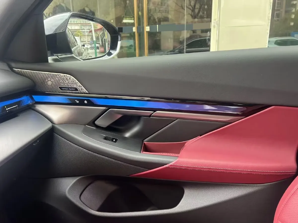 2024 BMW 5 Series 2.0T 258HP L4 8AT,autocango,china used car exporter,china ev exporter,chinese used car exporter,chinese used ev exporter