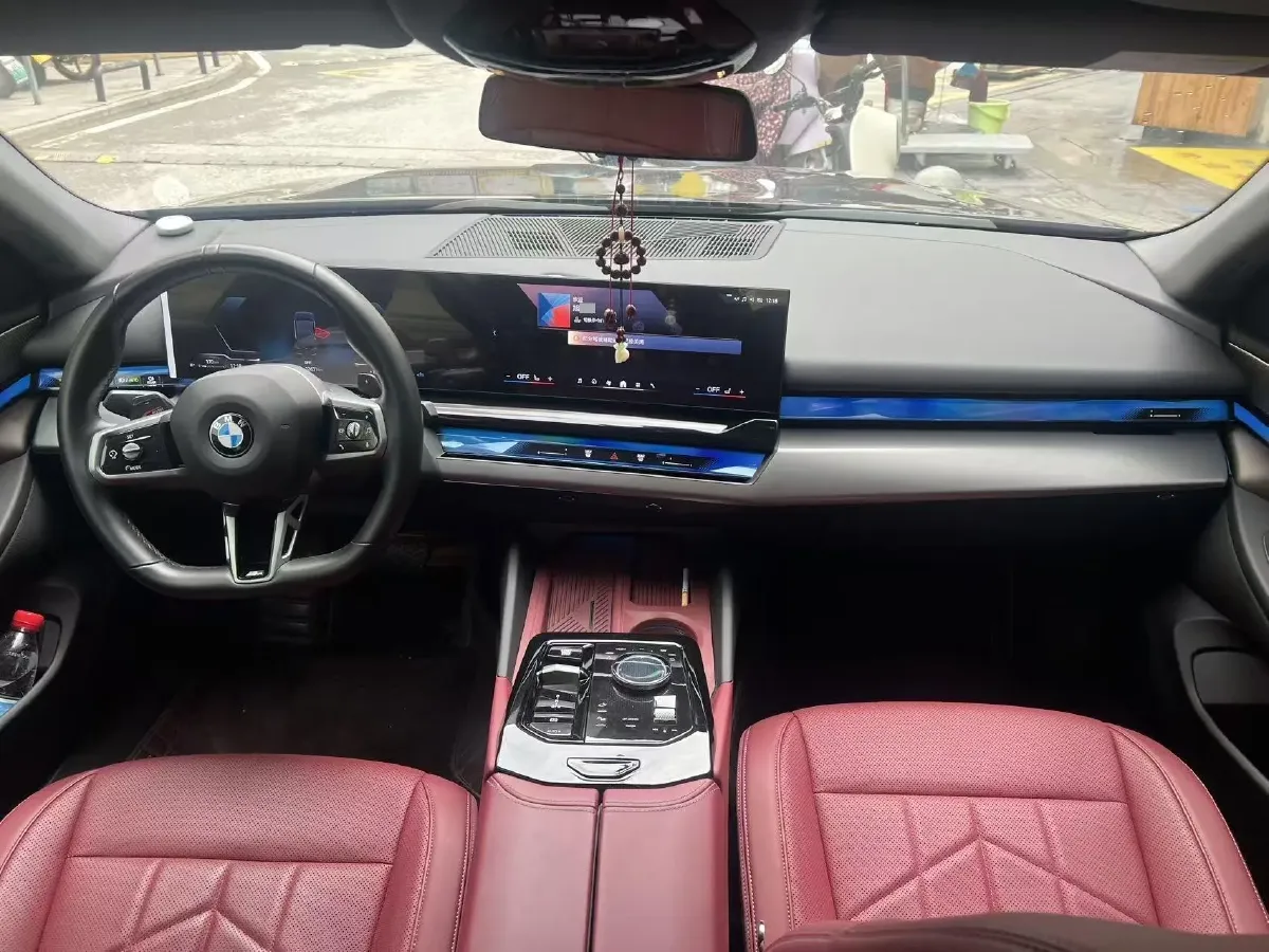 2024 BMW 5 Series 2.0T 258HP L4 8AT,autocango,china used car exporter,china ev exporter,chinese used car exporter,chinese used ev exporter