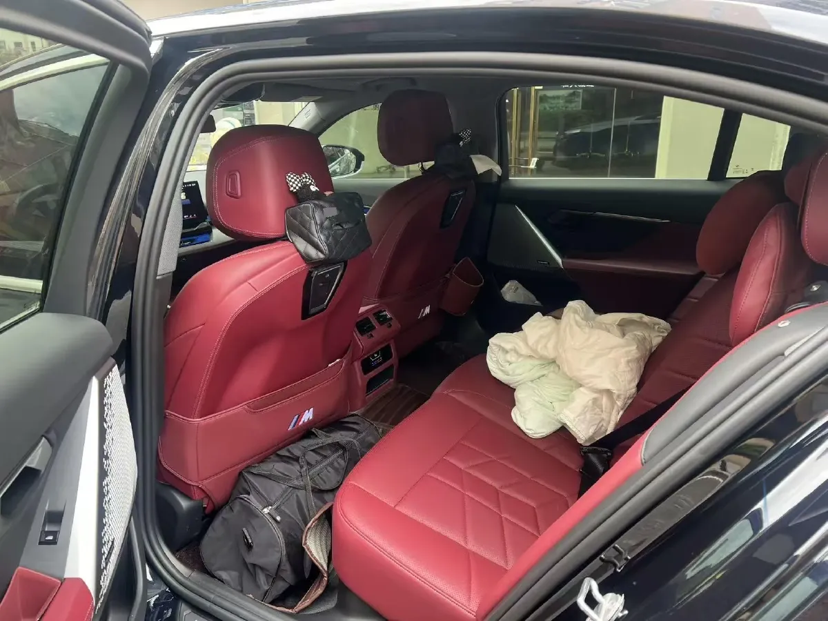 2024 BMW 5 Series 2.0T 258HP L4 8AT,autocango,china used car exporter,china ev exporter,chinese used car exporter,chinese used ev exporter