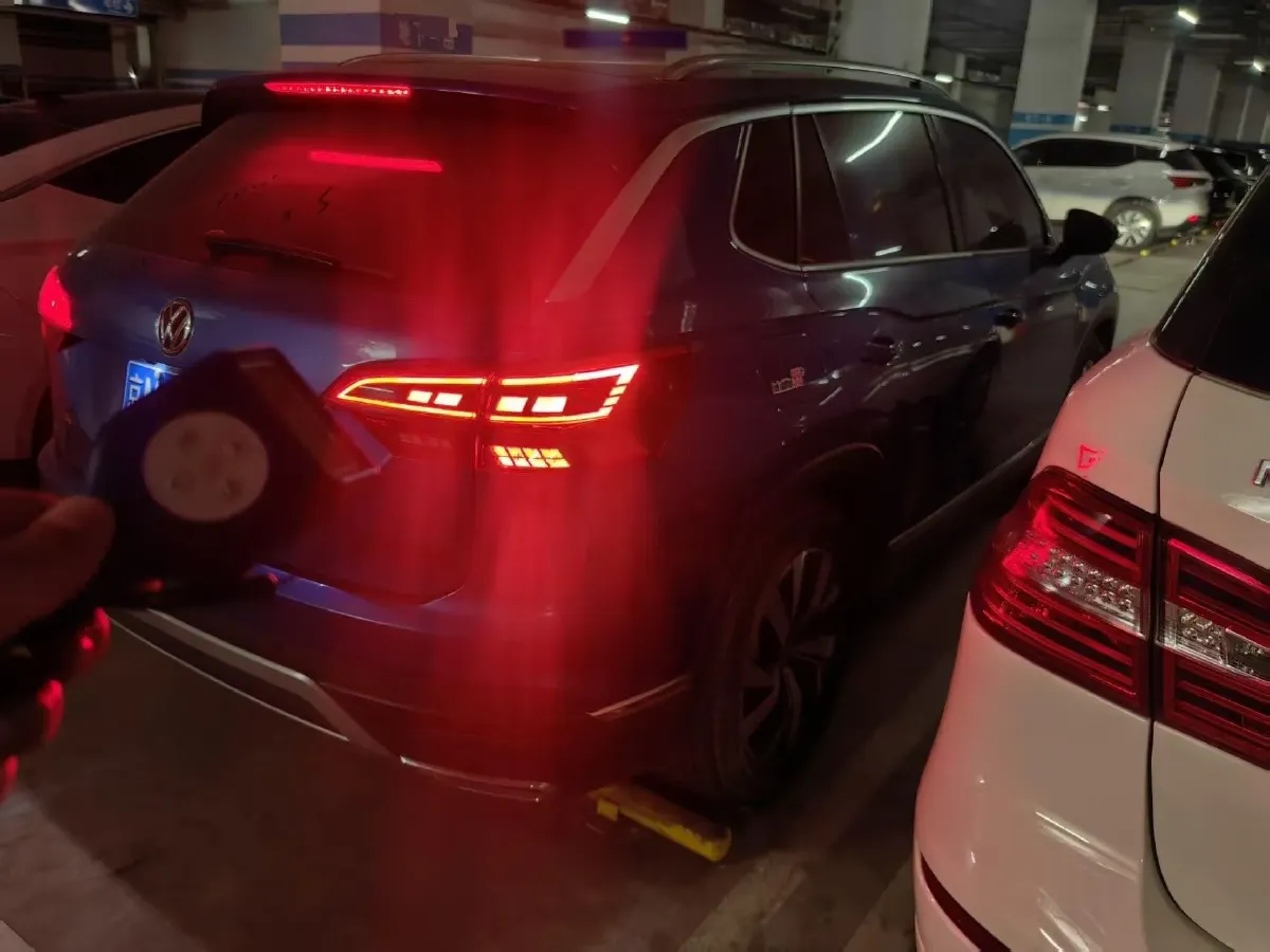 2019 Jeep Cherokee 2.0T 234HP L4 9AT,autocango,china used car exporter,china ev exporter,chinese used car exporter,chinese used ev exporter