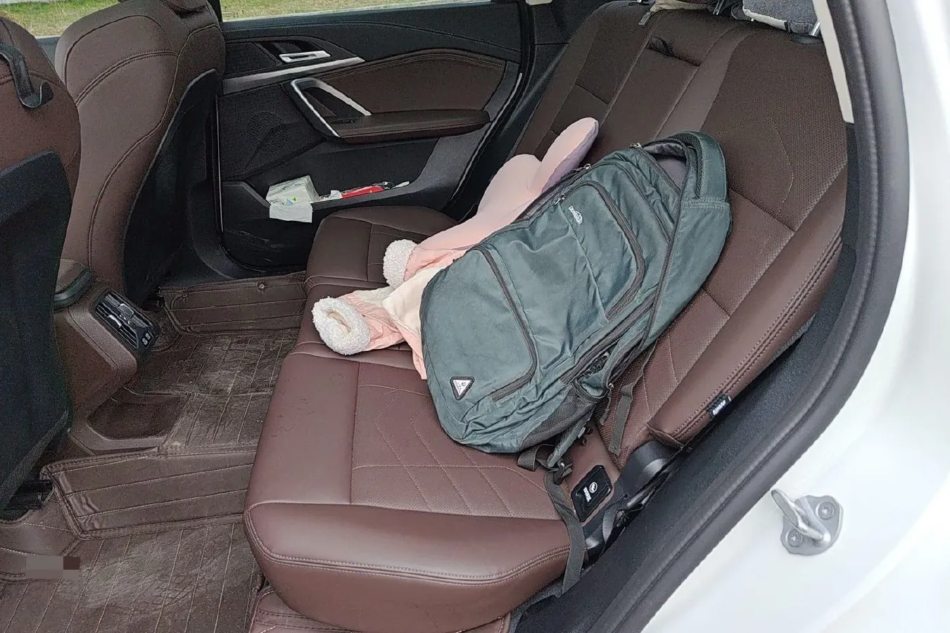 2024 BMW X1 1.5T 156HP L3 7DCT,autocango,china used car exporter,china ev exporter,chinese used car exporter,chinese used ev exporter