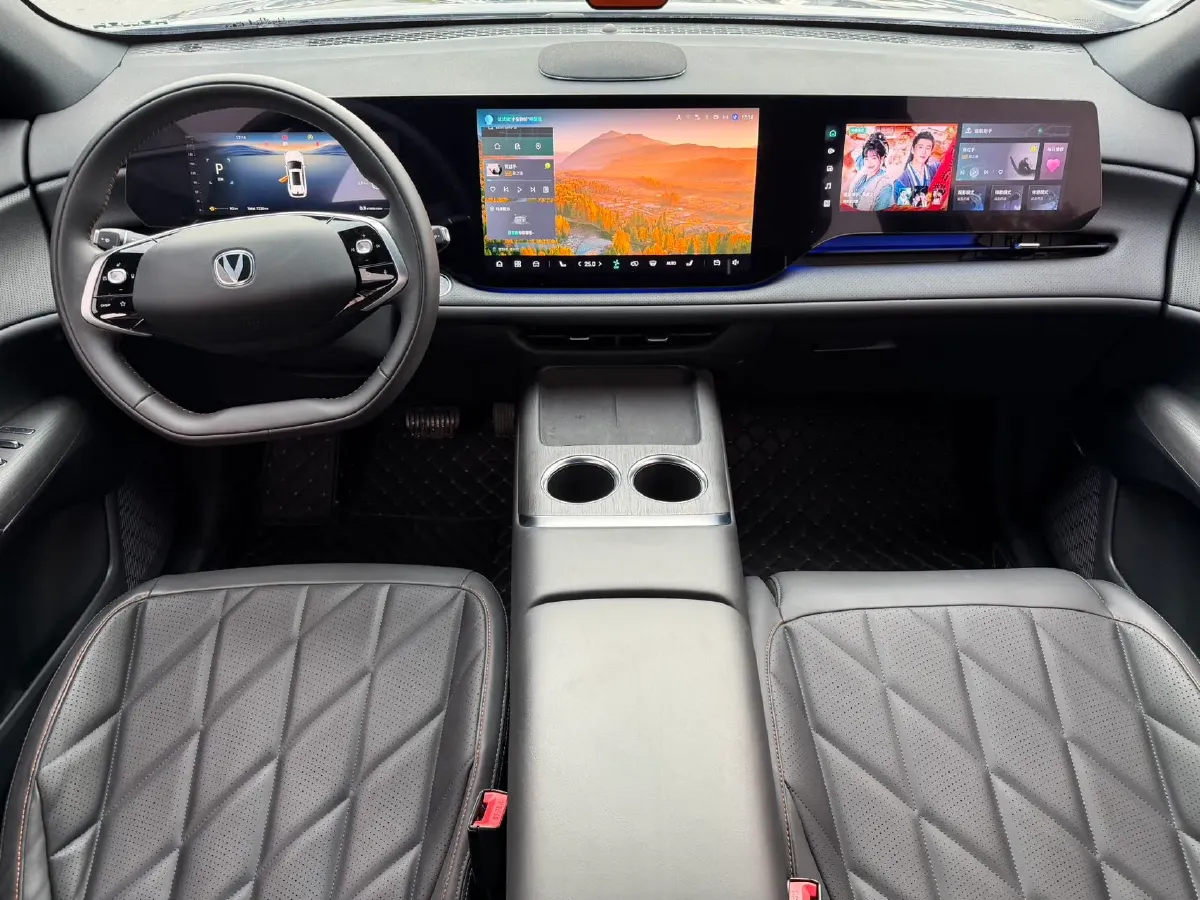 2025 ChangAn CS75 Plus 2.0T 233HP L4 8AT,autocango,china used car exporter,china ev exporter,chinese used car exporter,chinese used ev exporter