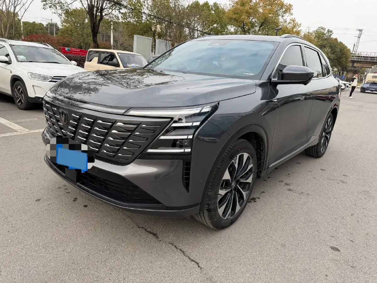 2025 ChangAn CS75 Plus 2.0T 233HP L4 8AT,autocango,china used car exporter,china ev exporter,chinese used car exporter,chinese used ev exporter