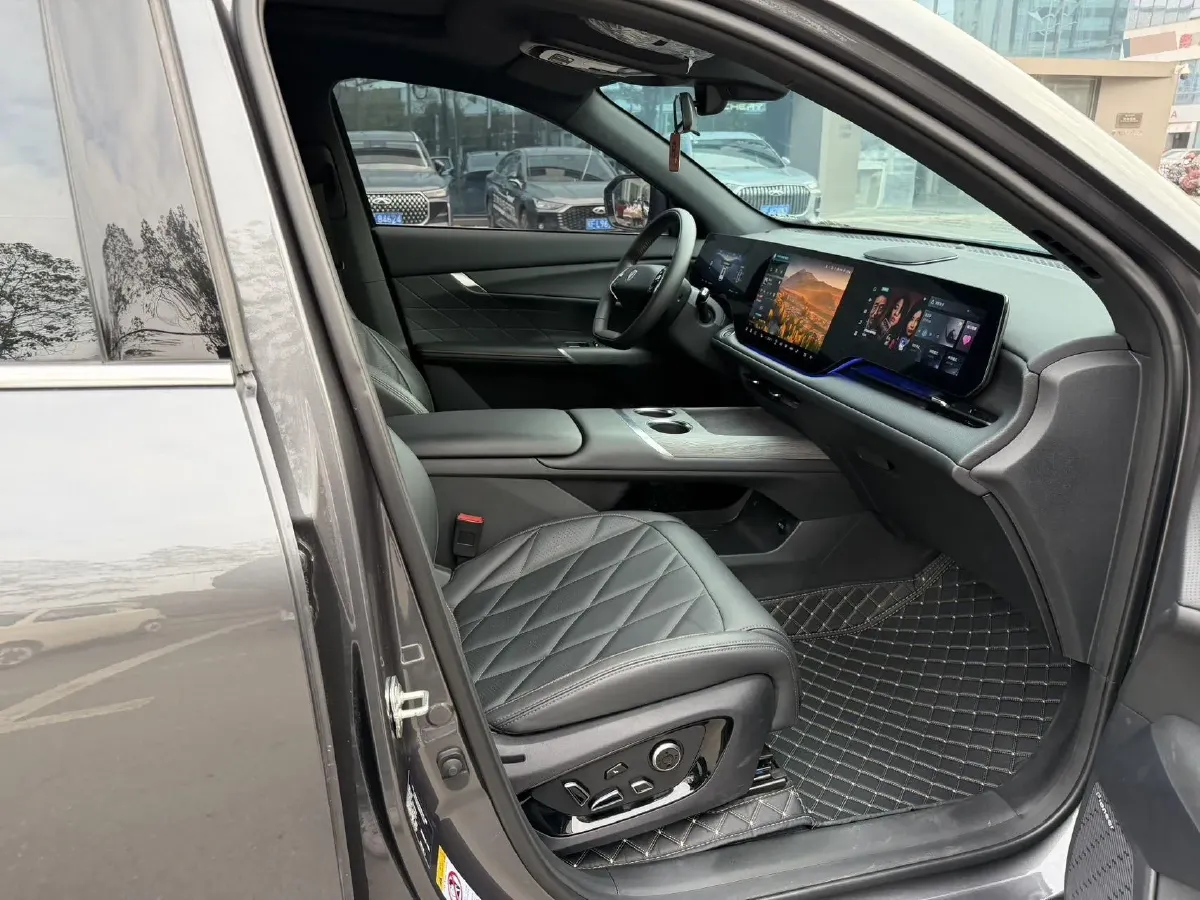 2025 ChangAn CS75 Plus 2.0T 233HP L4 8AT,autocango,china used car exporter,china ev exporter,chinese used car exporter,chinese used ev exporter