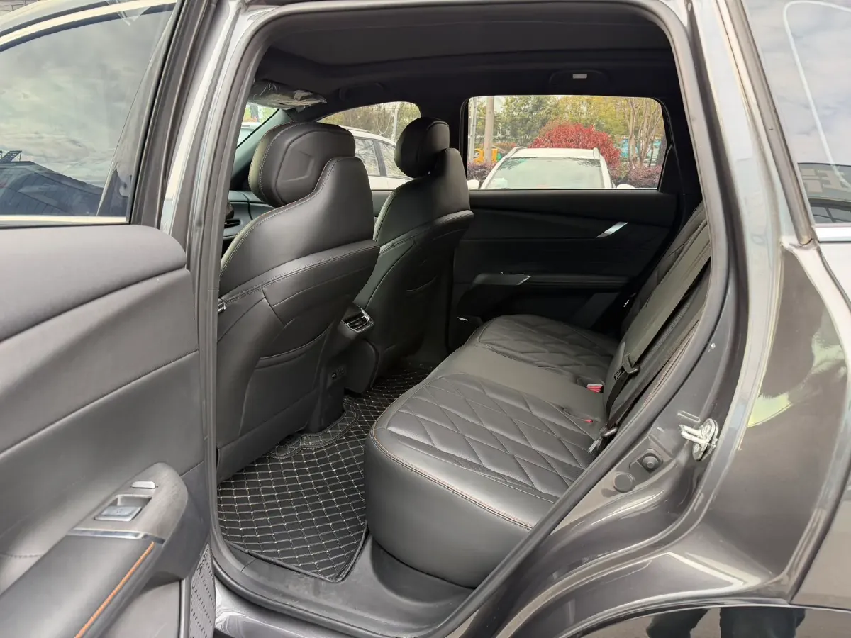 2025 ChangAn CS75 Plus 2.0T 233HP L4 8AT,autocango,china used car exporter,china ev exporter,chinese used car exporter,chinese used ev exporter