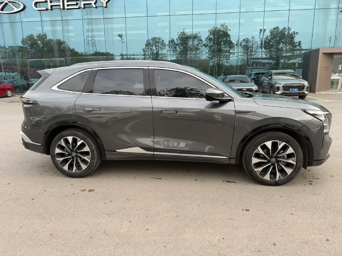 2025 ChangAn CS75 Plus 2.0T 233HP L4 8AT,autocango,china used car exporter,china ev exporter,chinese used car exporter,chinese used ev exporter