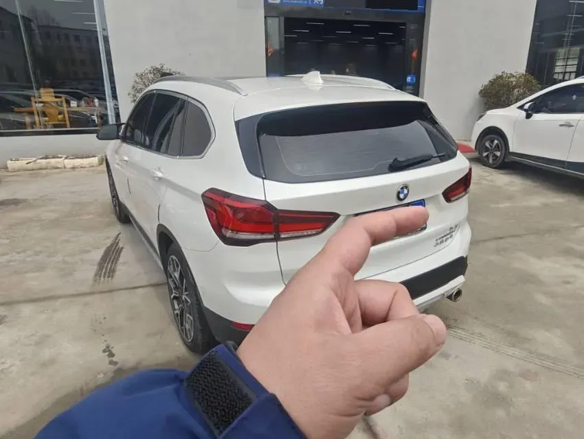 2021 BMW X1 2.0T 192HP L4 8AT,autocango,china used car exporter,china ev exporter,chinese used car exporter,chinese used ev exporter