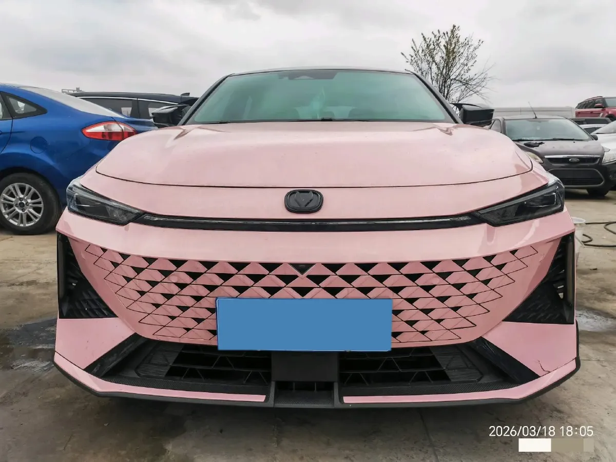 2024 ChangAn UNI-V 1.5T 188HP L4 7DCT,autocango,china used car exporter,china ev exporter,chinese used car exporter,chinese used ev exporter