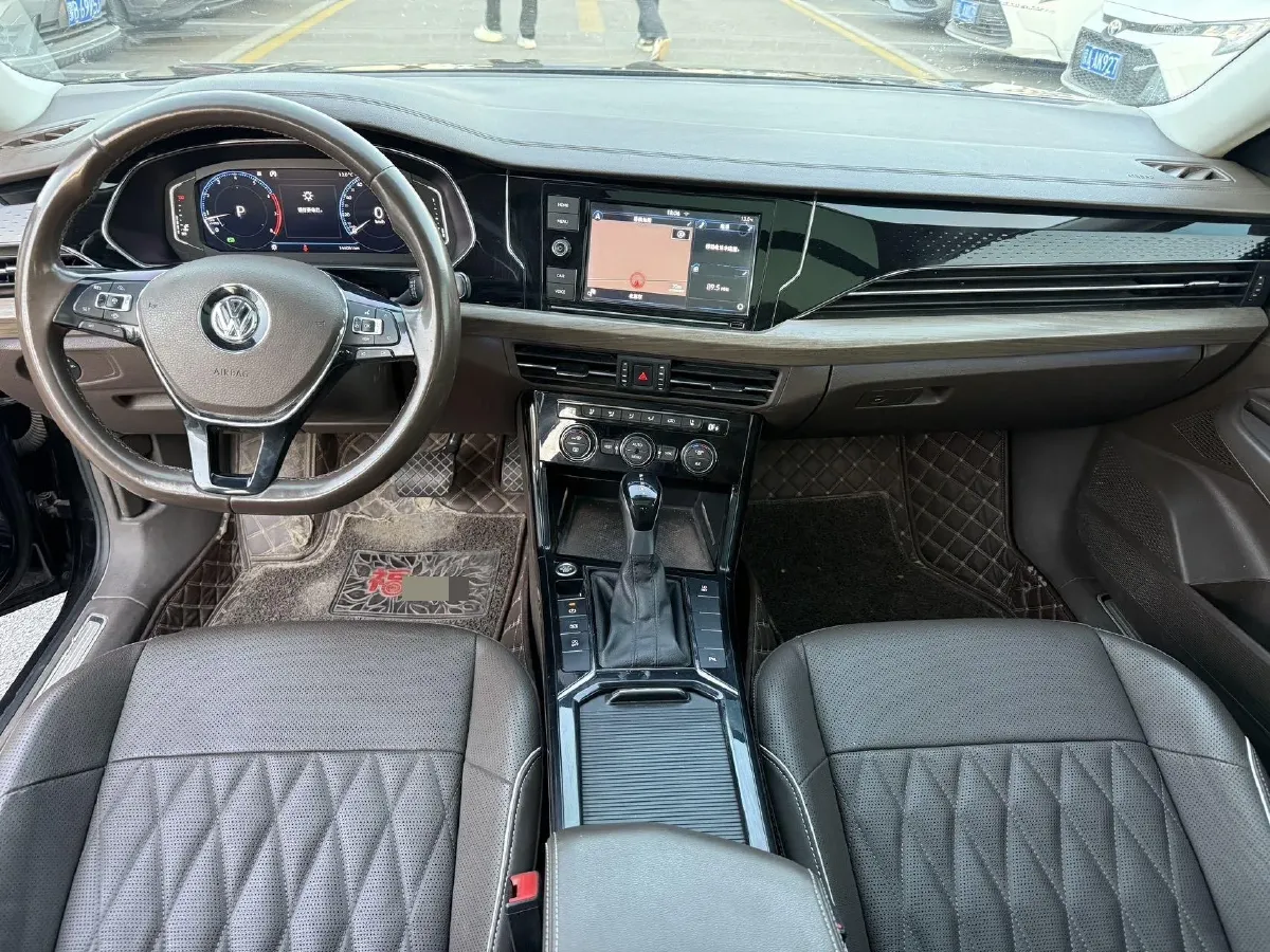 2019 Volvo V40 1.5T 152HP L4 6AT,autocango,china used car exporter,china ev exporter,chinese used car exporter,chinese used ev exporter