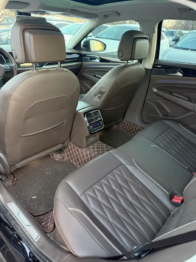 2019 Volvo V40 1.5T 152HP L4 6AT,autocango,china used car exporter,china ev exporter,chinese used car exporter,chinese used ev exporter