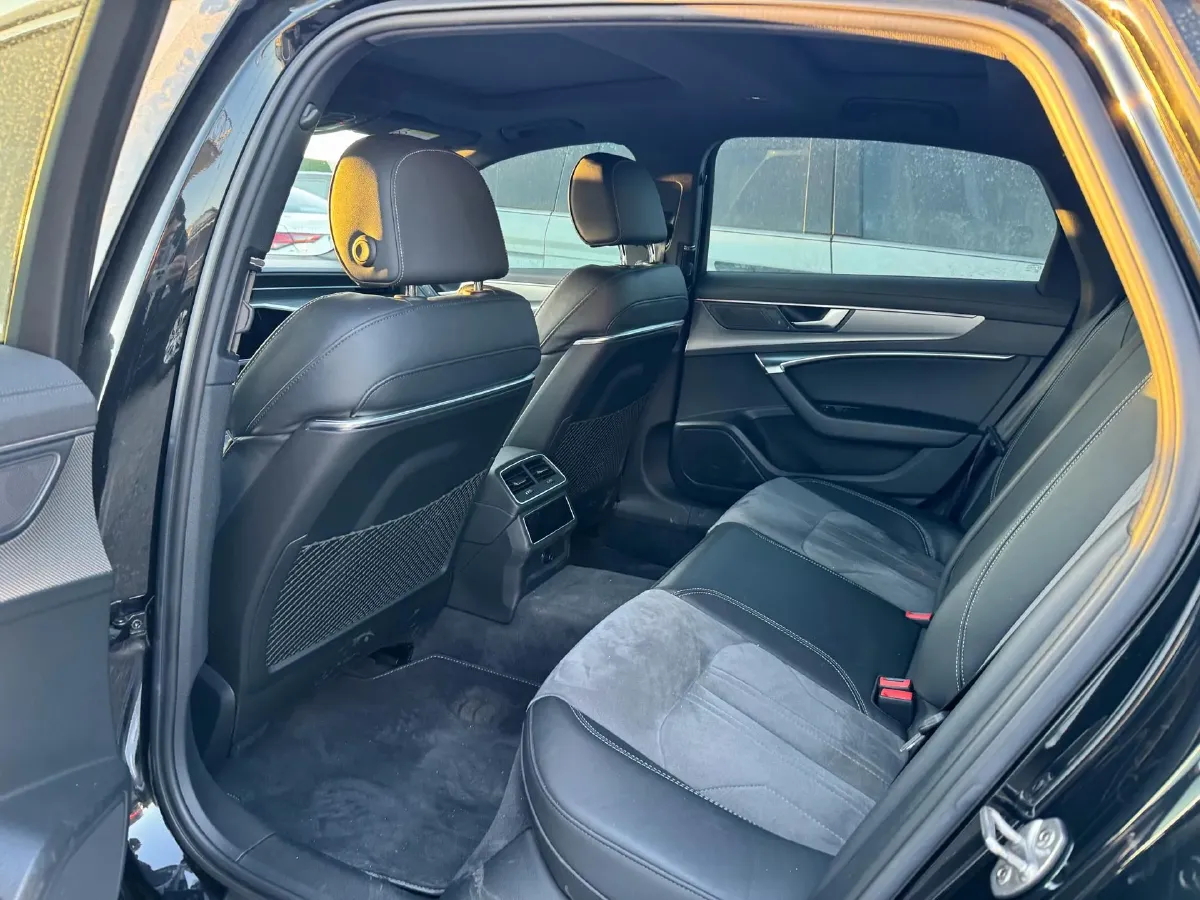 2021 Audi A6L 2.0T 224HP L4 7DCT,autocango,china used car exporter,china ev exporter,chinese used car exporter,chinese used ev exporter