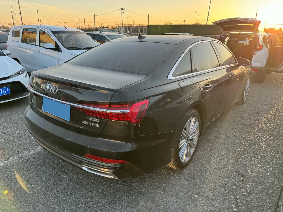 2021 Audi A6L 2.0T 224HP L4 7DCT,autocango,china used car exporter,china ev exporter,chinese used car exporter,chinese used ev exporter