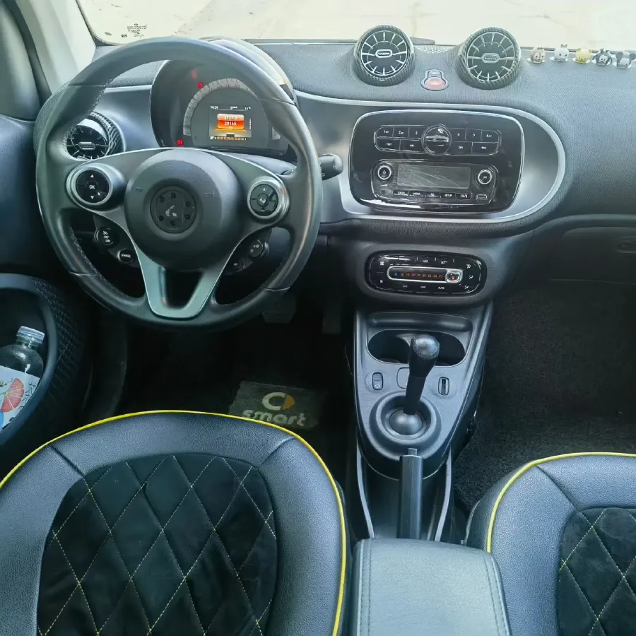 2017 Smart smart fortwo 1.0L 71HP L3 6DCT,autocango,china used car exporter,china ev exporter,chinese used car exporter,chinese used ev exporter