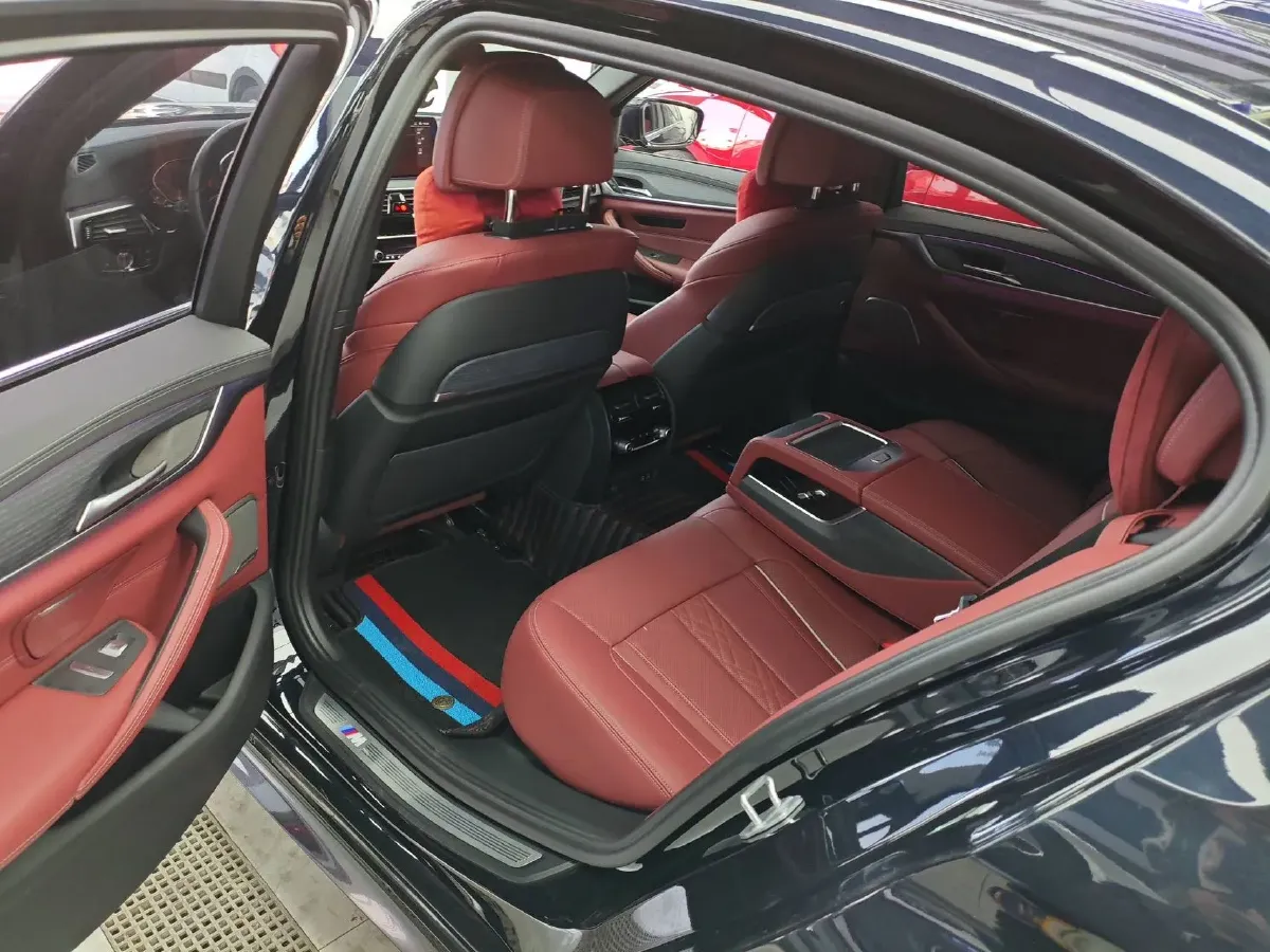 2022 BMW 5 Series 2.0T 252HP L4 8AT,autocango,china used car exporter,china ev exporter,chinese used car exporter,chinese used ev exporter