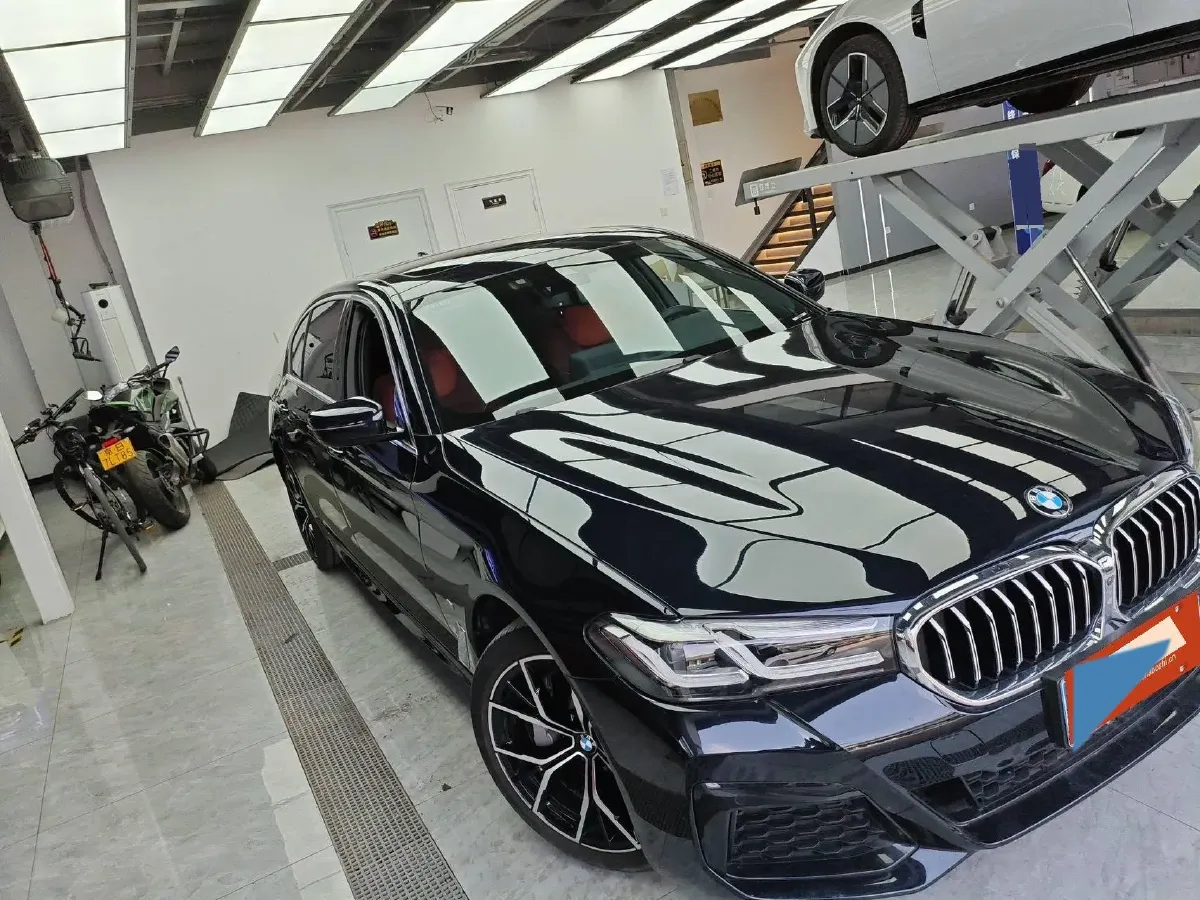2022 BMW 5 Series 2.0T 252HP L4 8AT,autocango,china used car exporter,china ev exporter,chinese used car exporter,chinese used ev exporter