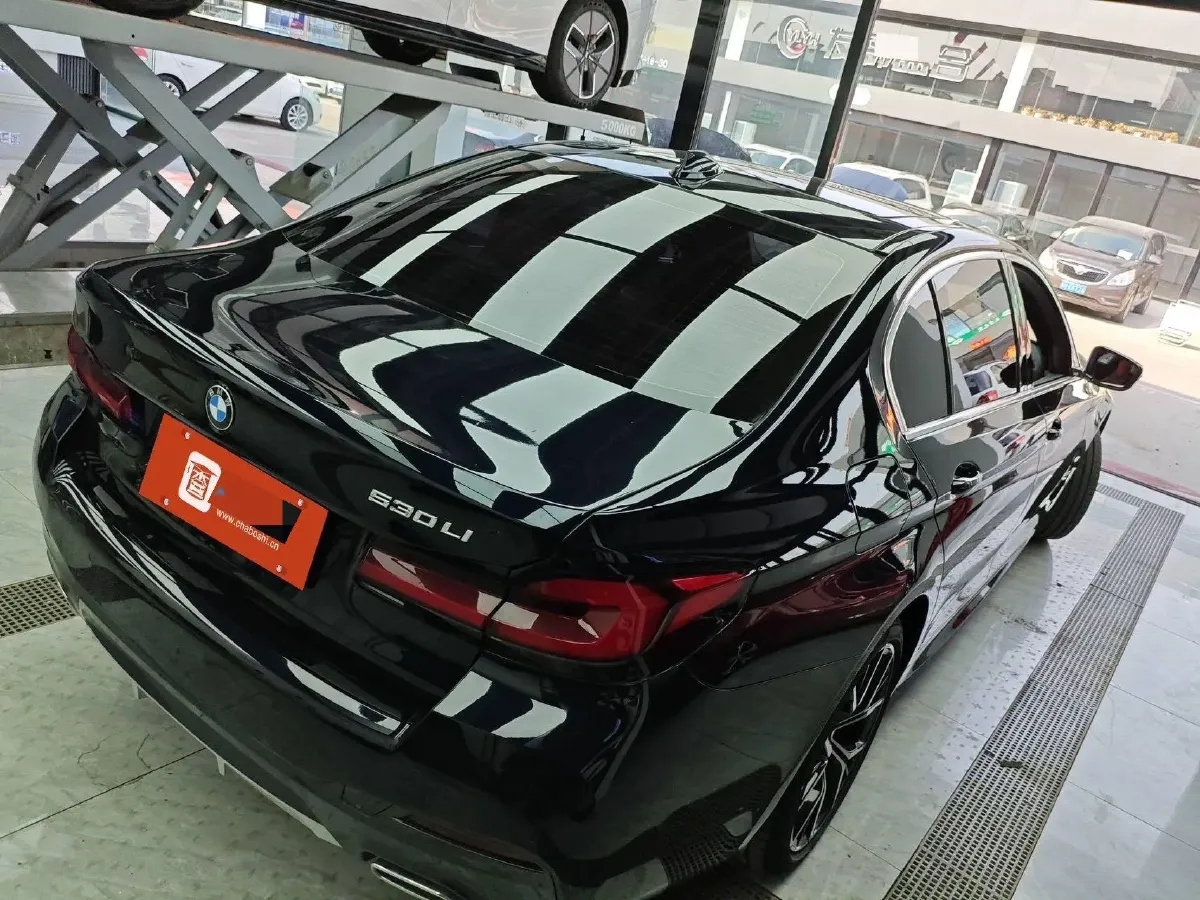 2022 BMW 5 Series 2.0T 252HP L4 8AT,autocango,china used car exporter,china ev exporter,chinese used car exporter,chinese used ev exporter