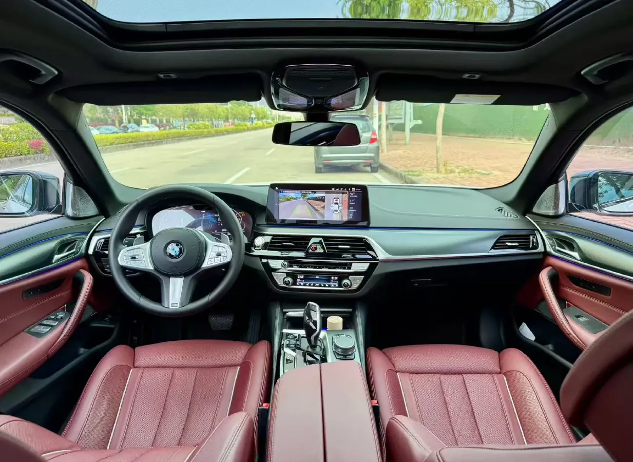 2022 BMW 5 Series 2.0T 252HP L4 8AT,autocango,china used car exporter,china ev exporter,chinese used car exporter,chinese used ev exporter