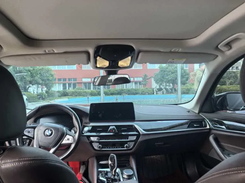 2021 BMW 5 Series 2.0T 252HP L4 8AT,autocango,china used car exporter,china ev exporter,chinese used car exporter,chinese used ev exporter