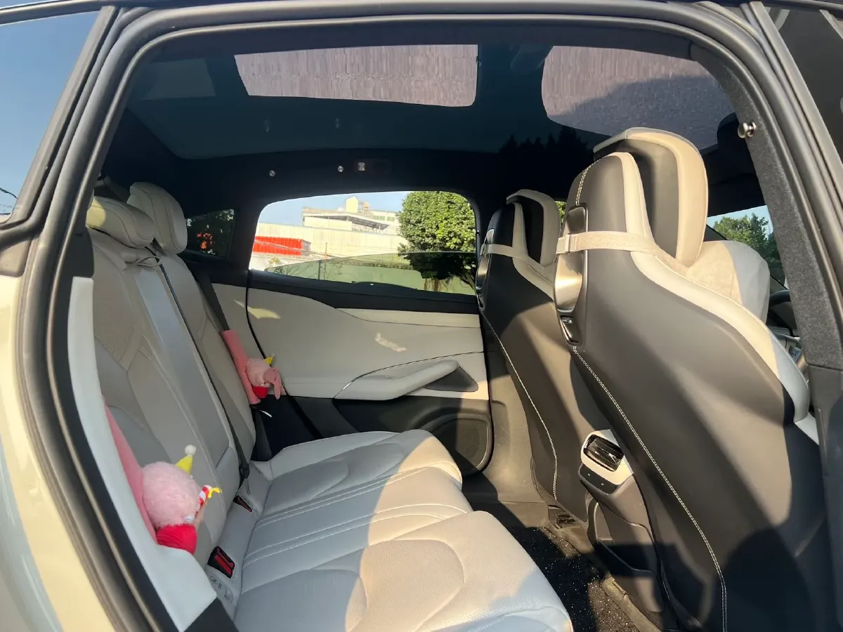 2024 MI SU7 BEV 73.6KWH,autocango,china used car exporter,china ev exporter,chinese used car exporter,chinese used ev exporter