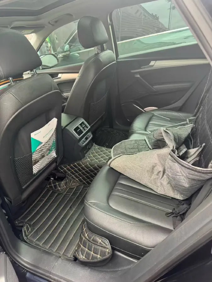 2020 Audi Q5L 2.0T 190HP L4 7DCT,autocango,china used car exporter,china ev exporter,chinese used car exporter,chinese used ev exporter