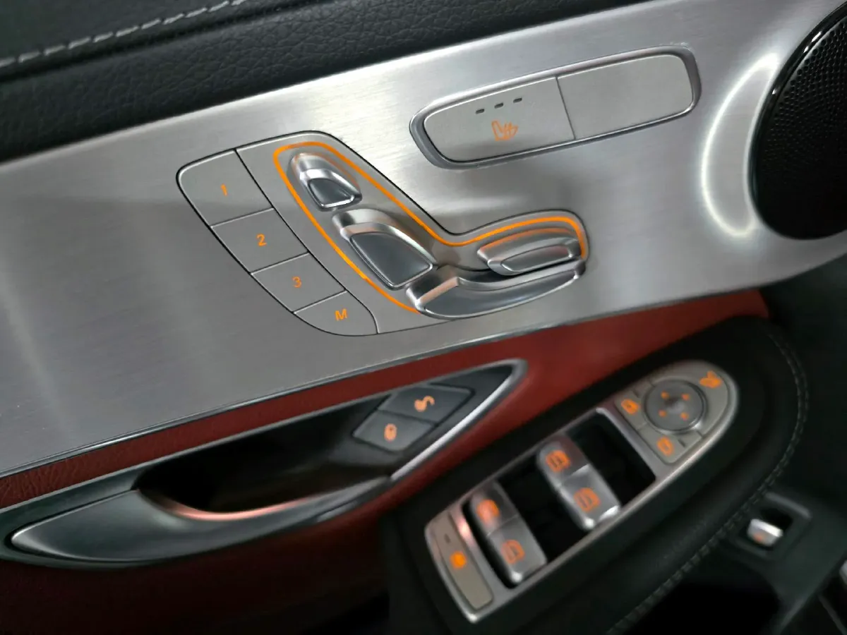 2021 Mercedes-Benz GLC Coupe 2.0T 197HP L4 9AT,autocango,china used car exporter,china ev exporter,chinese used car exporter,chinese used ev exporter