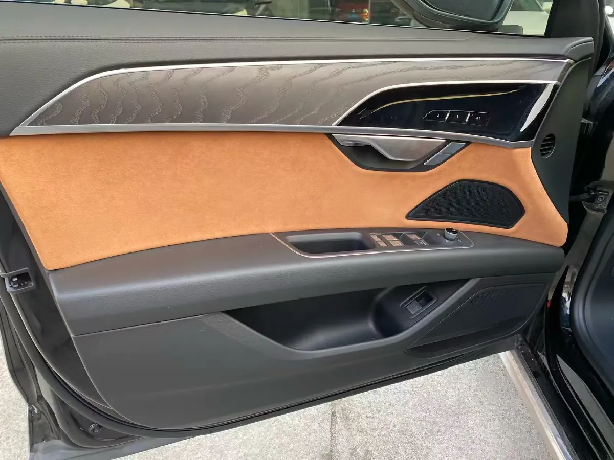 2024 Audi A8 2.0T 265HP L4 8AT,autocango,china used car exporter,china ev exporter,chinese used car exporter,chinese used ev exporter