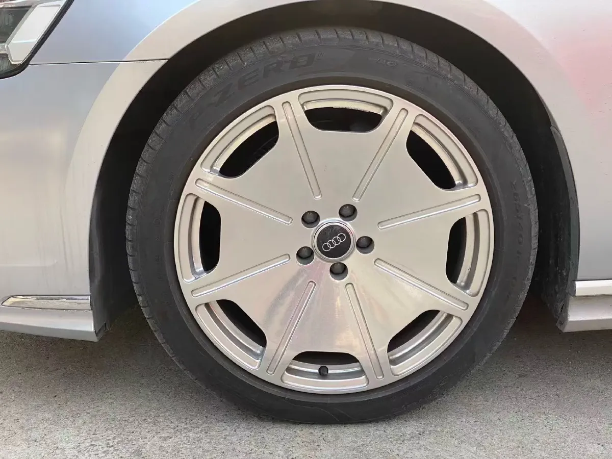 2024 Audi A8 2.0T 265HP L4 8AT,autocango,china used car exporter,china ev exporter,chinese used car exporter,chinese used ev exporter