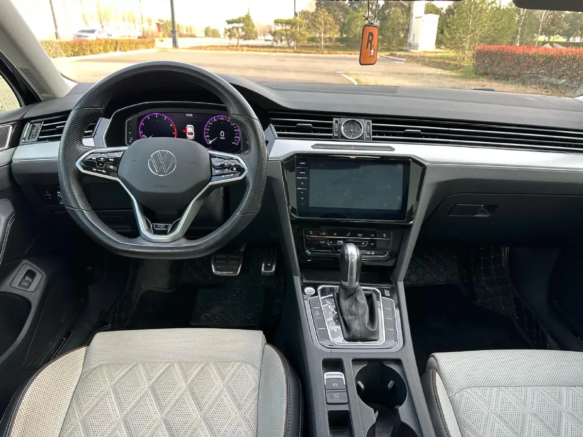 2023 Volkswagen Magotan 2.0T 186HP L4 7DCT,autocango,china used car exporter,china ev exporter,chinese used car exporter,chinese used ev exporter