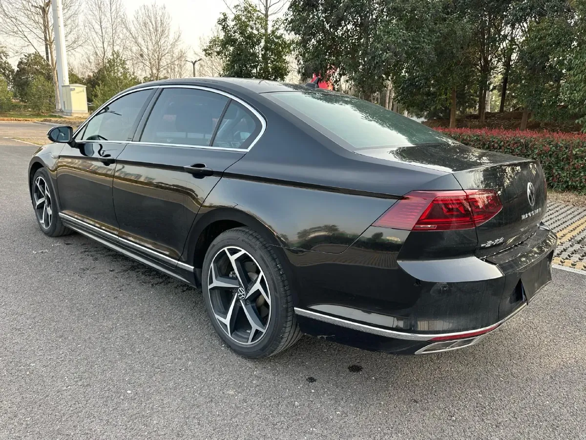 2023 Volkswagen Magotan 2.0T 186HP L4 7DCT,autocango,china used car exporter,china ev exporter,chinese used car exporter,chinese used ev exporter