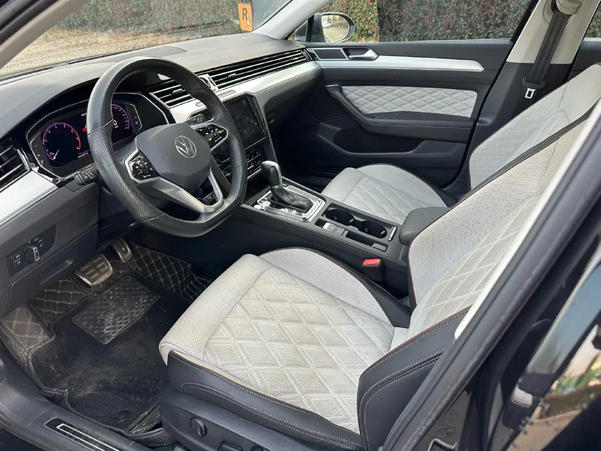 2023 Volkswagen Magotan 2.0T 186HP L4 7DCT,autocango,china used car exporter,china ev exporter,chinese used car exporter,chinese used ev exporter