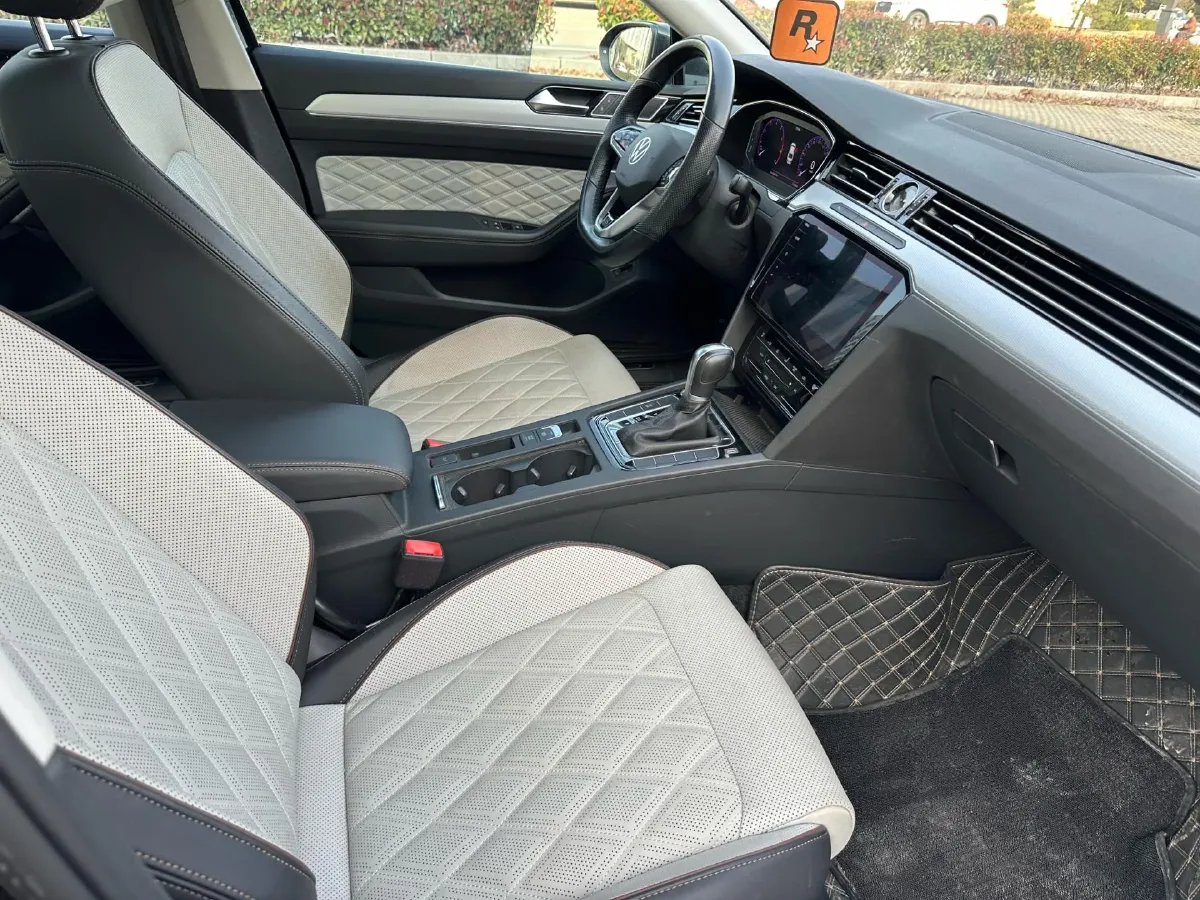 2023 Volkswagen Magotan 2.0T 186HP L4 7DCT,autocango,china used car exporter,china ev exporter,chinese used car exporter,chinese used ev exporter