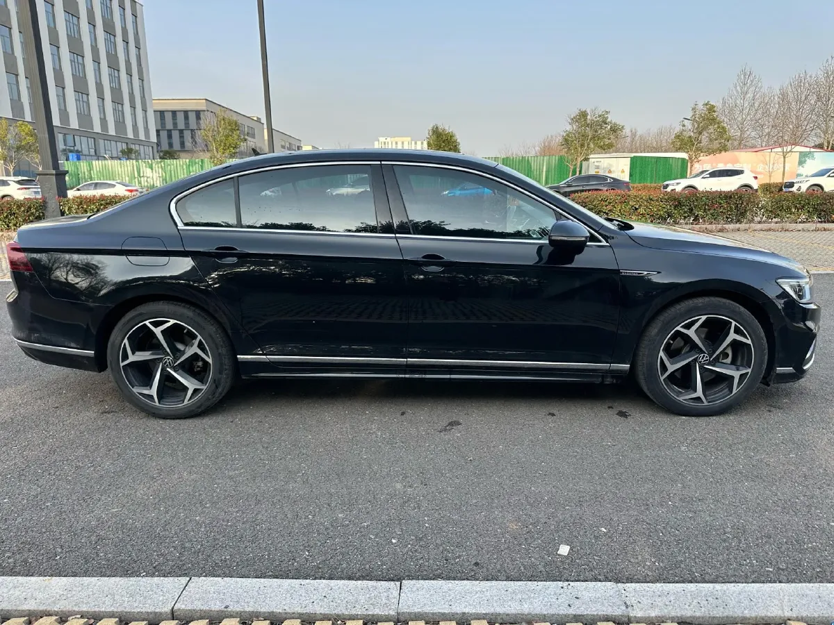 2023 Volkswagen Magotan 2.0T 186HP L4 7DCT,autocango,china used car exporter,china ev exporter,chinese used car exporter,chinese used ev exporter