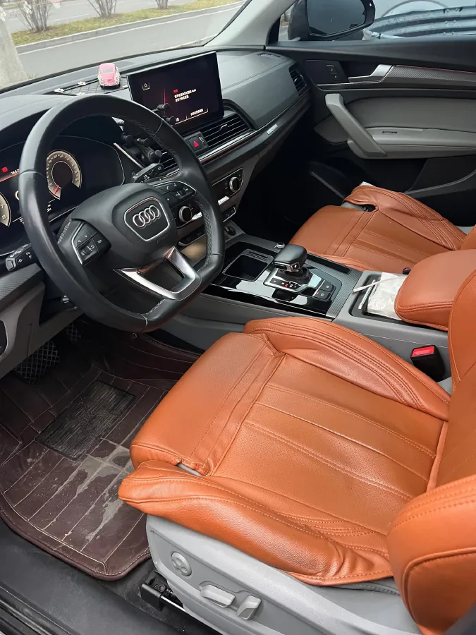 2021 Audi Q5L 2.0T 190HP L4 7DCT,autocango,china used car exporter,china ev exporter,chinese used car exporter,chinese used ev exporter