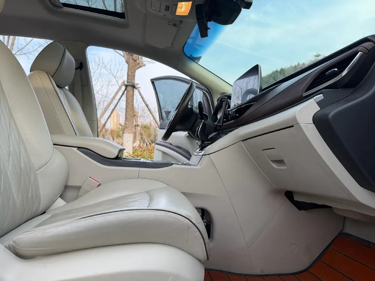 2021 Buick GL8 2.0T 237HP L4 9AT,autocango,china used car exporter,china ev exporter,chinese used car exporter,chinese used ev exporter