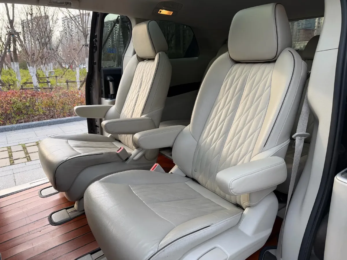 2021 Buick GL8 2.0T 237HP L4 9AT,autocango,china used car exporter,china ev exporter,chinese used car exporter,chinese used ev exporter